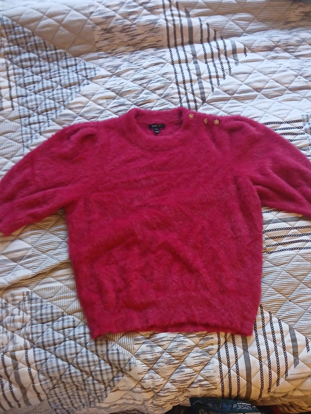 Cozy Women's Short Sleeve Fuchsia Fuzzy Knit Sweater with Shoulder Buttons